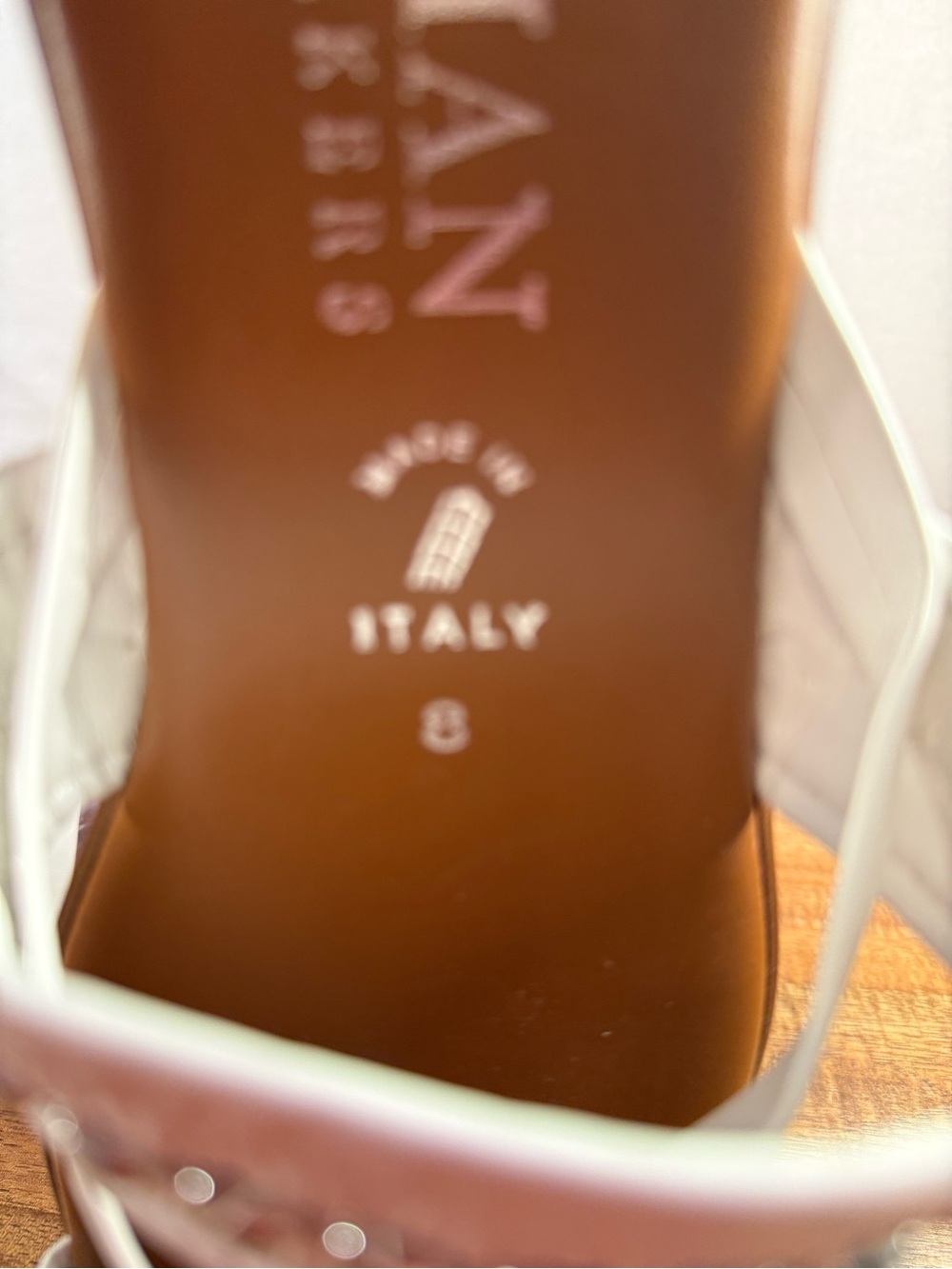 Italian Shoemaker Thong Slip-on Sandals White with Silver Size 8 NWOT - Picture 10 of 10